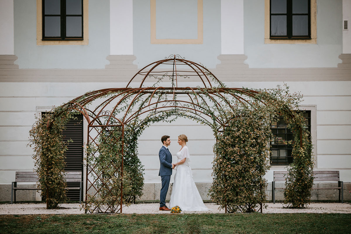 Simone und Markus fotografiert im Schloss Traun vom Botagraph